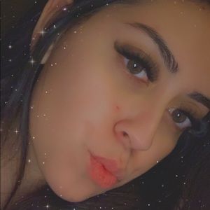 Meet your Posher, Andreina